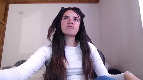 noreen_ online show from 11-22-25, 05:34