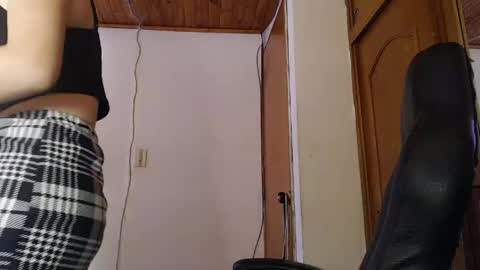 Snapshot of noreen_ chatting on 04-26-26, 04:15 noreen_ online show from 04-26-26, 04:15