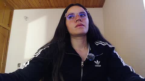 Snapshot of noreen_ chatting on 06-03-26, 03:39 noreen_ online show from 06-03-26, 03:39