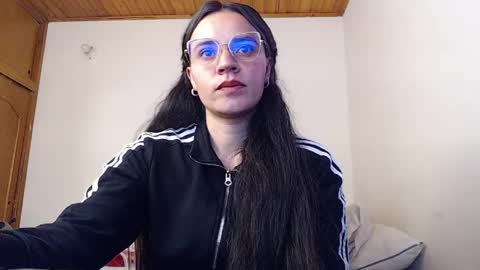 Snapshot of noreen_ chatting on 06-04-26, 05:30 noreen_ online show from 06-04-26, 05:30