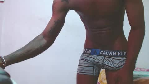 Snapshot of noreno9159 chatting on 11-21-25, 01:10 noreno9159 online show from 11-21-25, 01:10