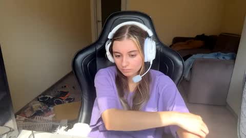 Elena online show from 04-20-26, 11:13