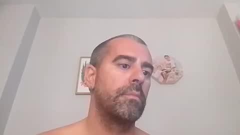 Snapshot of normalito42 chatting on 09-25-25, 11:47 NORMALITO online show from 09-25-25, 11:47