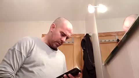 Snapshot of normalito42 chatting on 12-22-25, 10:56 NORMALITO online show from 12-22-25, 10:56