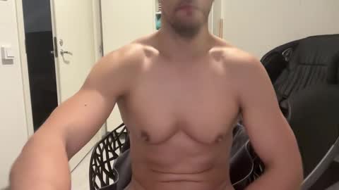 north_guy799643 online show from 03-18-26, 04:43