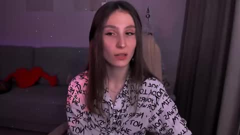 Snapshot of north_valkyrie chatting on 01-24-25, 01:35 Hazel online show from 01-24-25, 01:35