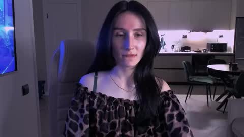 Snapshot of north_valkyrie chatting on 11-08-25, 06:07 Hazel online show from 11-08-25, 06:07