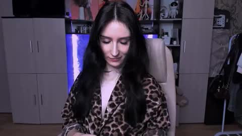 Snapshot of north_valkyrie chatting on 01-12-26, 09:20 Hazel online show from 01-12-26, 09:20