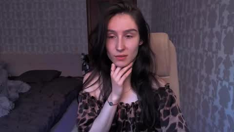 Hazel online show from 03-25-26, 03:12