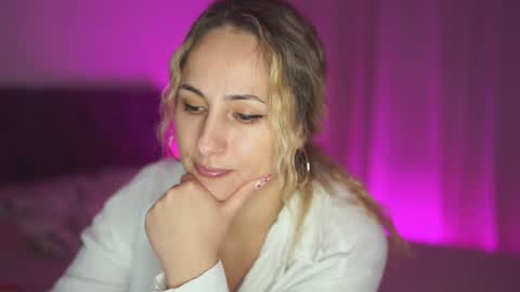 Snapshot of notamericanpie23 chatting on 02-07-25, 07:59 Tina online show from 02-07-25, 07:59