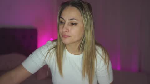 Snapshot of notamericanpie23 chatting on 02-14-25, 03:00 Tina online show from 02-14-25, 03:00