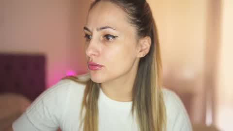 Snapshot of notamericanpie23 chatting on 02-14-25, 01:18 Tina online show from 02-14-25, 01:18