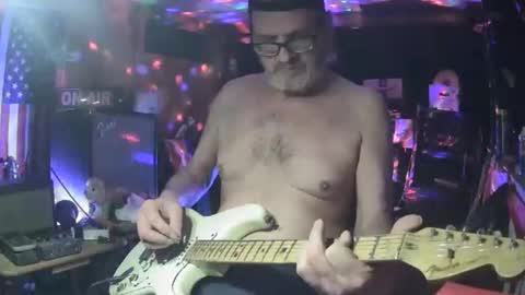 notflamingfart online show from 11-30-25, 03:54