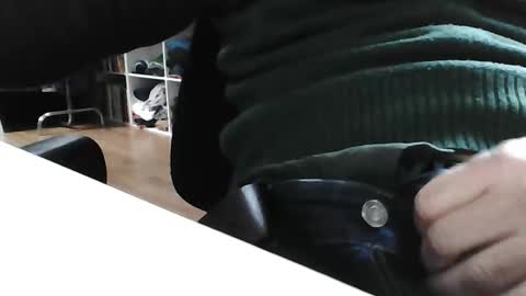 Snapshot of noux69 chatting on 12-19-24, 02:35 noux69 online show from 12-19-24, 02:35