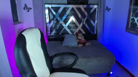 Snapshot of nova_sex1 chatting on 04-23-26, 08:55 nova online show from 04-23-26, 08:55