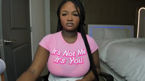 Snapshot of novacandy chatting on 09-27-25, 11:26 Nova online show from 09-27-25, 11:26