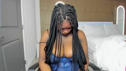 Snapshot of novacandy chatting on 09-30-25, 11:48 Nova online show from 09-30-25, 11:48