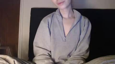 Snapshot of novafrey chatting on 01-06-25, 11:31 Olivia online show from 01-06-25, 11:31