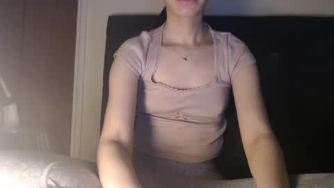 Snapshot of novafrey chatting on 01-22-25, 01:31 Olivia online show from 01-22-25, 01:31