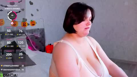 Snapshot of novalay chatting on 10-30-25, 01:07 Sonya online show from 10-30-25, 01:07