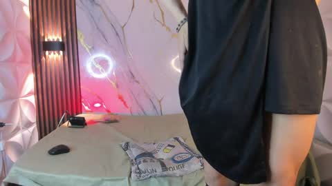 Snapshot of novanight_ chatting on 04-27-26, 11:52 novanight_ online show from 04-27-26, 11:52