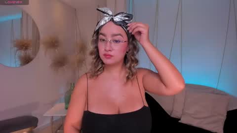 Snapshot of novasinclairx chatting on 07-26-26, 12:01 Nova Sinclair online show from 07-26-26, 12:01