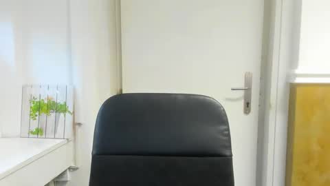 novasmilee online show from 12-17-25, 11:49