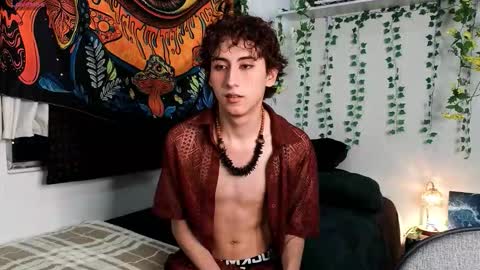 Snapshot of noynxz chatting on 03-19-26, 02:26 maxie online show from 03-19-26, 02:26