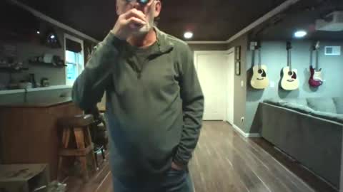 Snapshot of nudistguy194549 chatting on 10-26-25, 09:53 Nudistguy online show from 10-26-25, 09:53