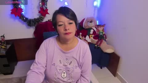 nuit_rose online show from 01-01-25, 11:51