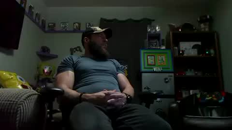 Awwwww Hey Sweetie Pies. Welcome To The Sweetie Pie Lounge. Enjoy The Dad-Cast. SweetCorny Fun-loving Dad Talk. online show from 09-15-25, 03:39