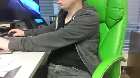 Snapshot of numlove chatting on 06-09-26, 10:16 Slave for Mistress and Master online show from 06-09-26, 10:16