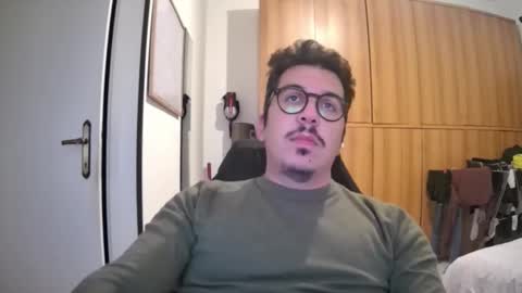 nuotatore90 online show from 11-12-25, 08:52