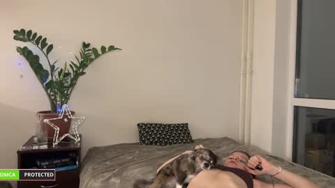 Snapshot of nura_foxx chatting on 01-12-25, 12:18 nura_foxx online show from 01-12-25, 12:18