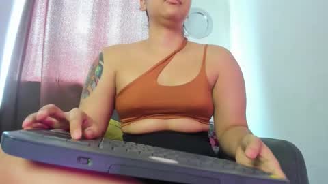 Snapshot of nyalgasai1 chatting on 02-02-26, 06:06 Nia online show from 02-02-26, 06:06