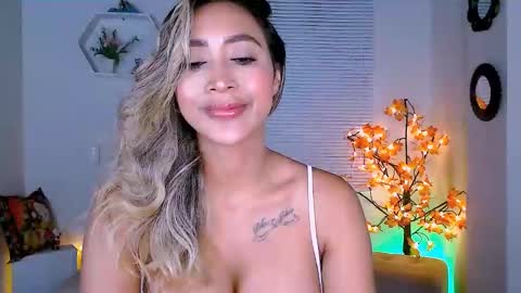 Snapshot of nycole_1988 chatting on 12-02-24, 04:53 Nycole online show from 12-02-24, 04:53