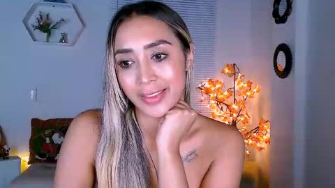 Snapshot of nycole_1988 chatting on 12-13-24, 05:49 Nycole online show from 12-13-24, 05:49