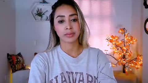 Snapshot of nycole_1988 chatting on 12-14-24, 08:08 Nycole online show from 12-14-24, 08:08