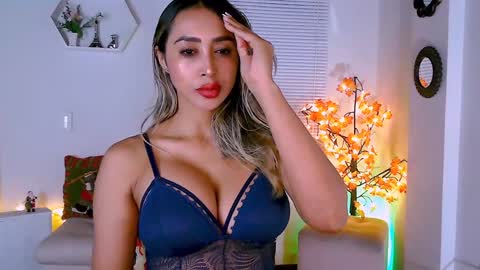 Snapshot of nycole_1988 chatting on 12-21-24, 11:34 Nycole online show from 12-21-24, 11:34