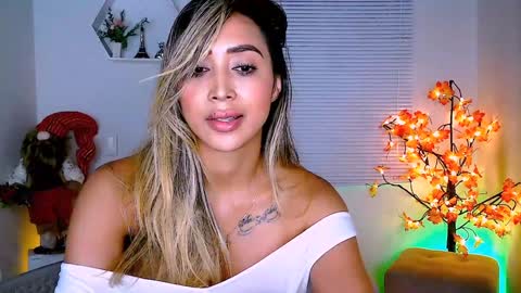 Snapshot of nycole_1988 chatting on 01-06-25, 11:52 Nycole online show from 01-06-25, 11:52