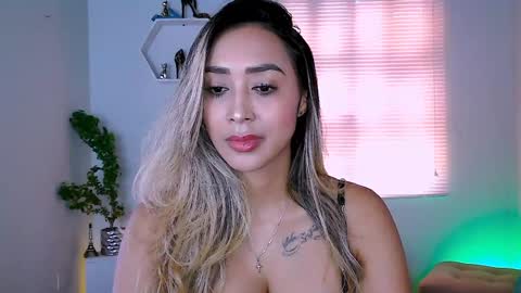 Snapshot of nycole_1988 chatting on 01-13-25, 05:33 Nycole online show from 01-13-25, 05:33