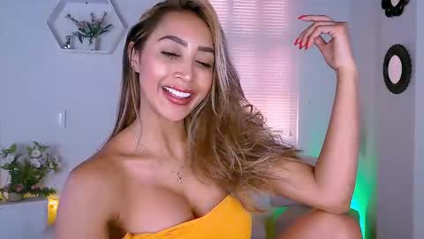 Snapshot of nycole_1988 chatting on 01-23-25, 08:02 Nycole online show from 01-23-25, 08:02