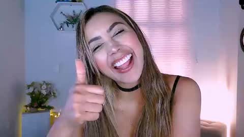 Snapshot of nycole_1988 chatting on 03-06-25, 02:29 Nycole online show from 03-06-25, 02:29