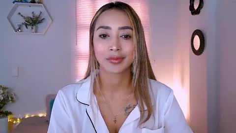 Snapshot of nycole_1988 chatting on 03-12-25, 01:40 Nycole online show from 03-12-25, 01:40