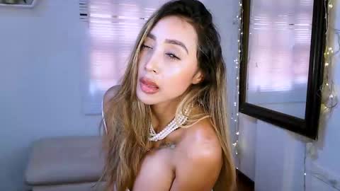 Snapshot of nycole_1988 chatting on 09-11-25, 03:56 Nycole online show from 09-11-25, 03:56