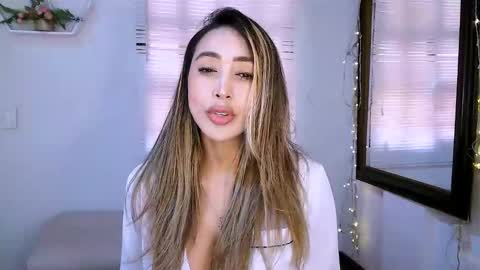 Snapshot of nycole_1988 chatting on 09-12-25, 04:18 Nycole online show from 09-12-25, 04:18