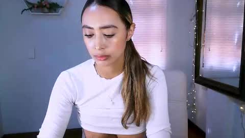 Snapshot of nycole_1988 chatting on 09-26-25, 02:43 Nycole online show from 09-26-25, 02:43