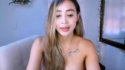 Snapshot of nycole_1988 chatting on 10-05-25, 06:06 Nycole online show from 10-05-25, 06:06