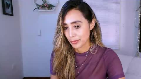 Snapshot of nycole_1988 chatting on 10-08-25, 03:20 Nycole online show from 10-08-25, 03:20