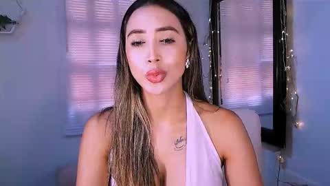 Snapshot of nycole_1988 chatting on 10-26-25, 05:41 Nycole online show from 10-26-25, 05:41